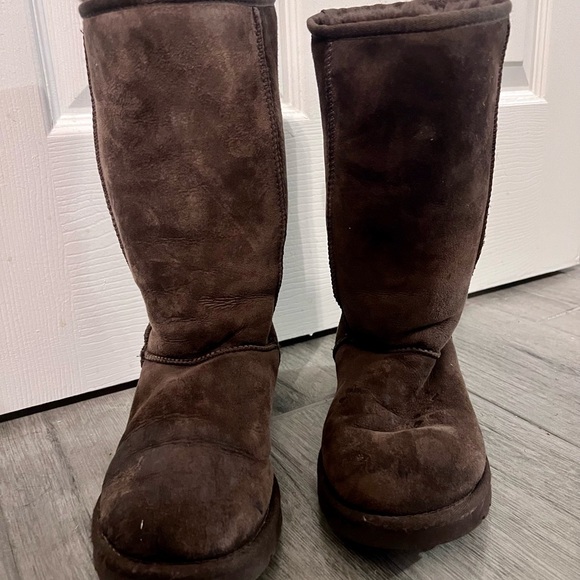 Ugg Boots - Picture 2 of 3
